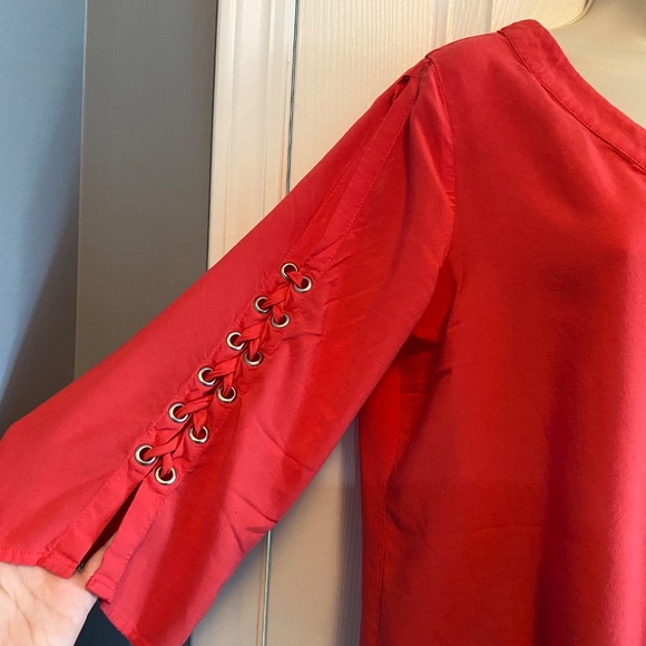 BUY 2 ITEMS GET 1 FREE - Chico’s Cold Shoulder Blouse Sz 12 - Picture 3 of 8